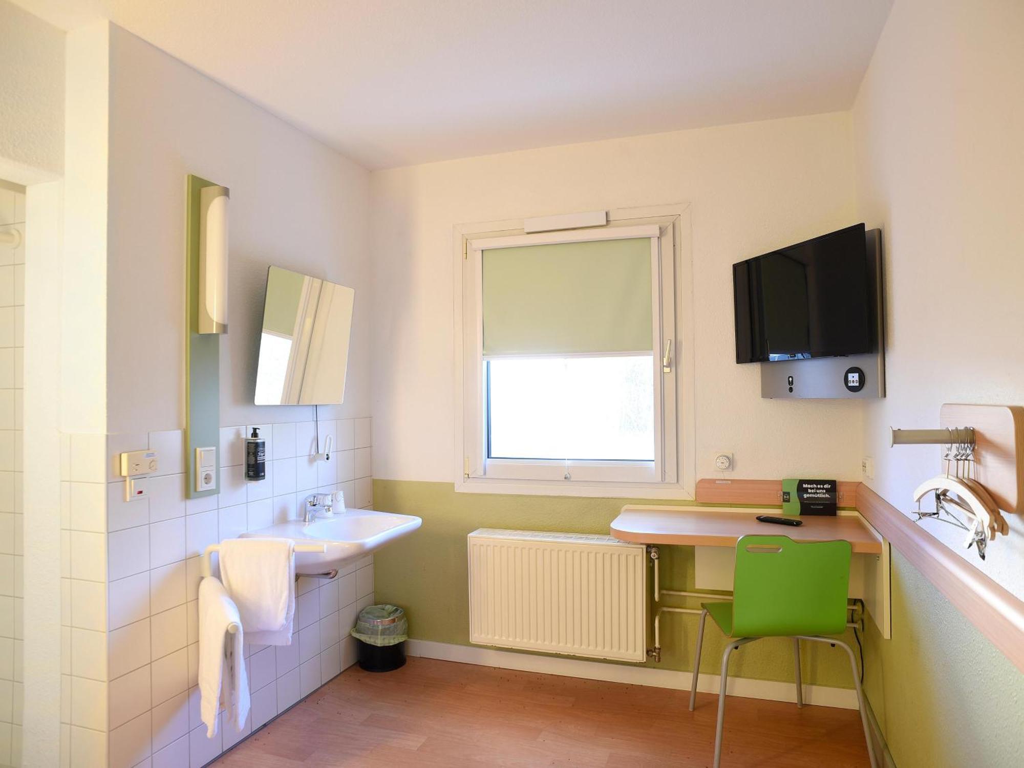 B&B Hotel Rostock-Broderstorf Ngoại thất bức ảnh