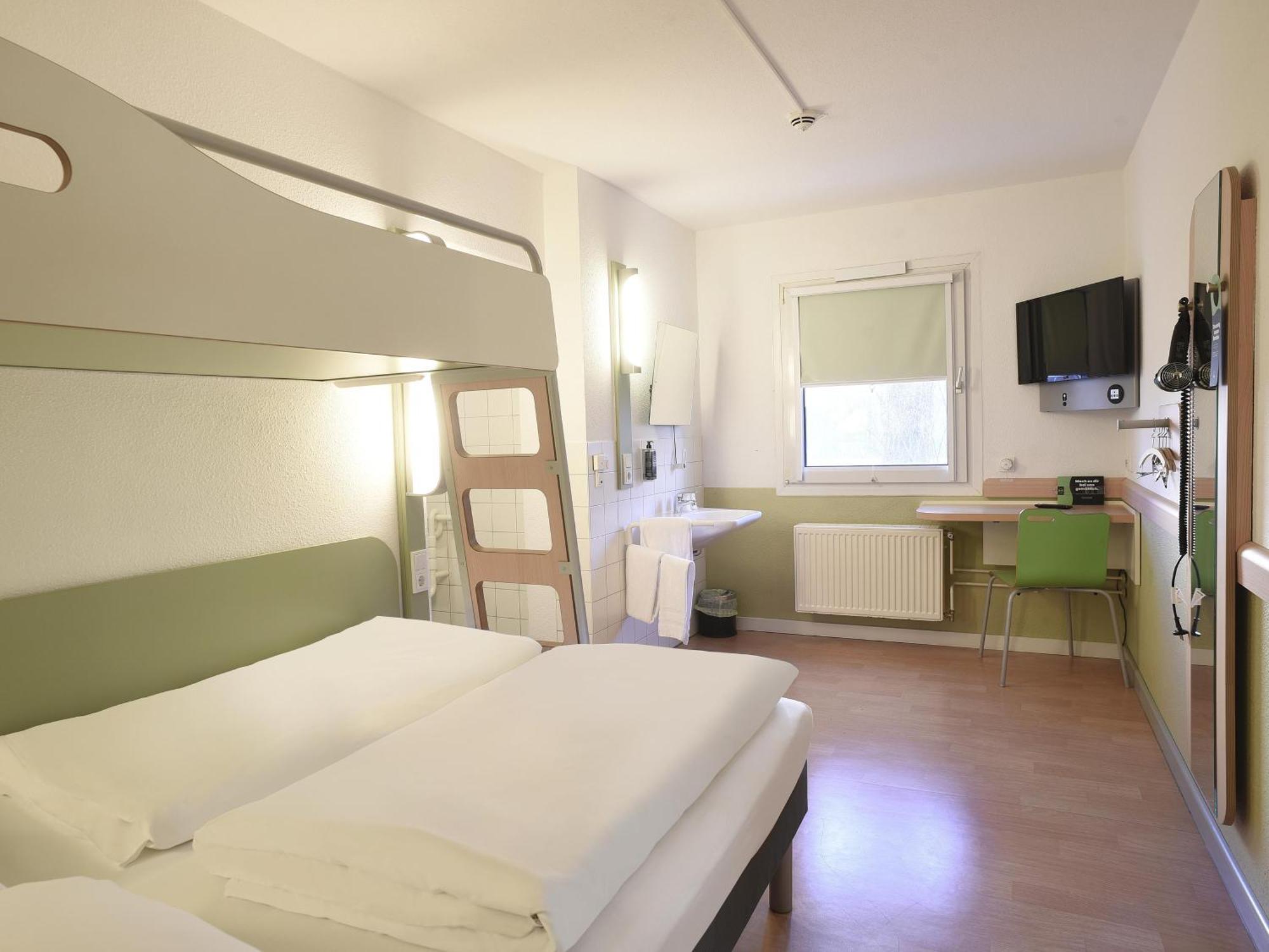 B&B Hotel Rostock-Broderstorf Ngoại thất bức ảnh
