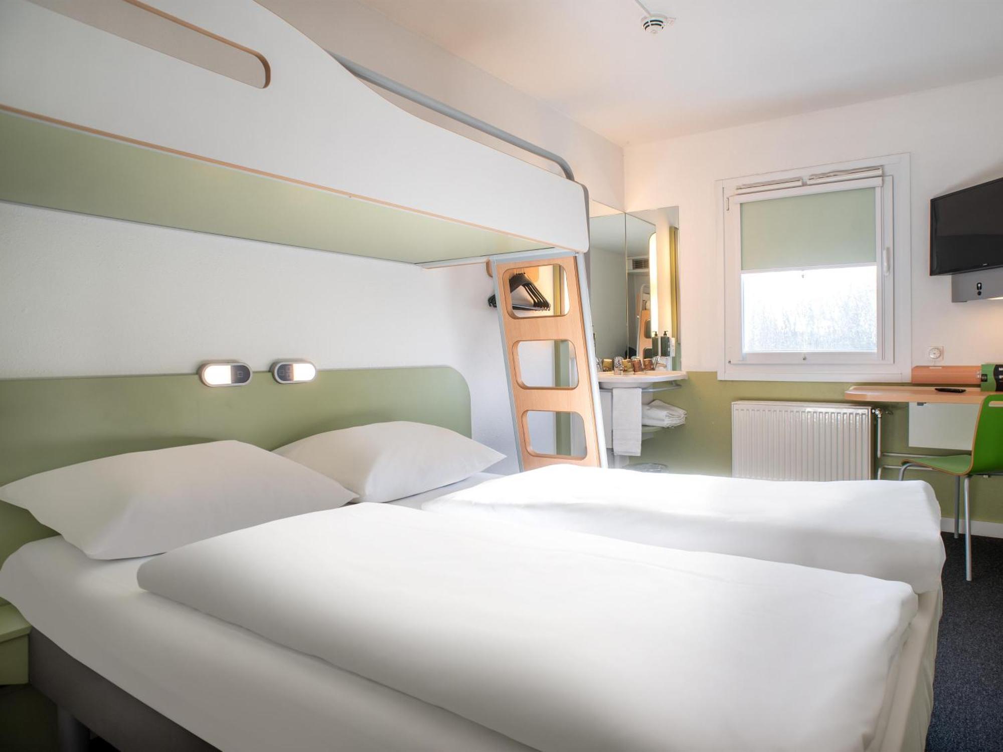 B&B Hotel Rostock-Broderstorf Ngoại thất bức ảnh