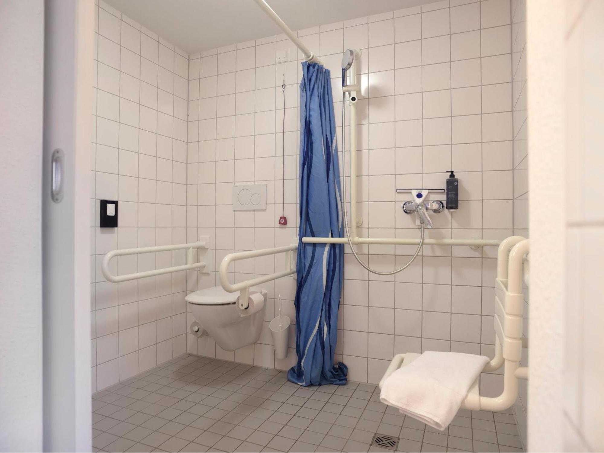 B&B Hotel Rostock-Broderstorf Ngoại thất bức ảnh