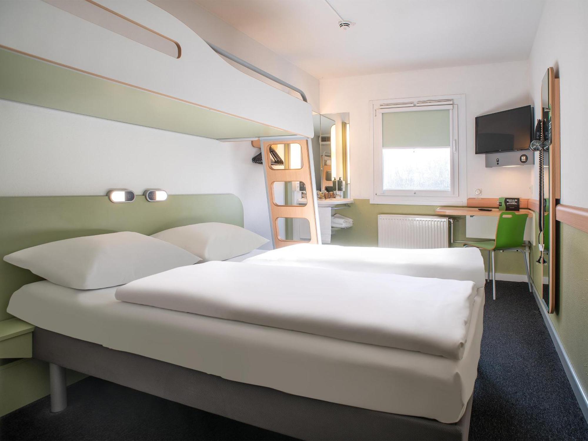 B&B Hotel Rostock-Broderstorf Ngoại thất bức ảnh