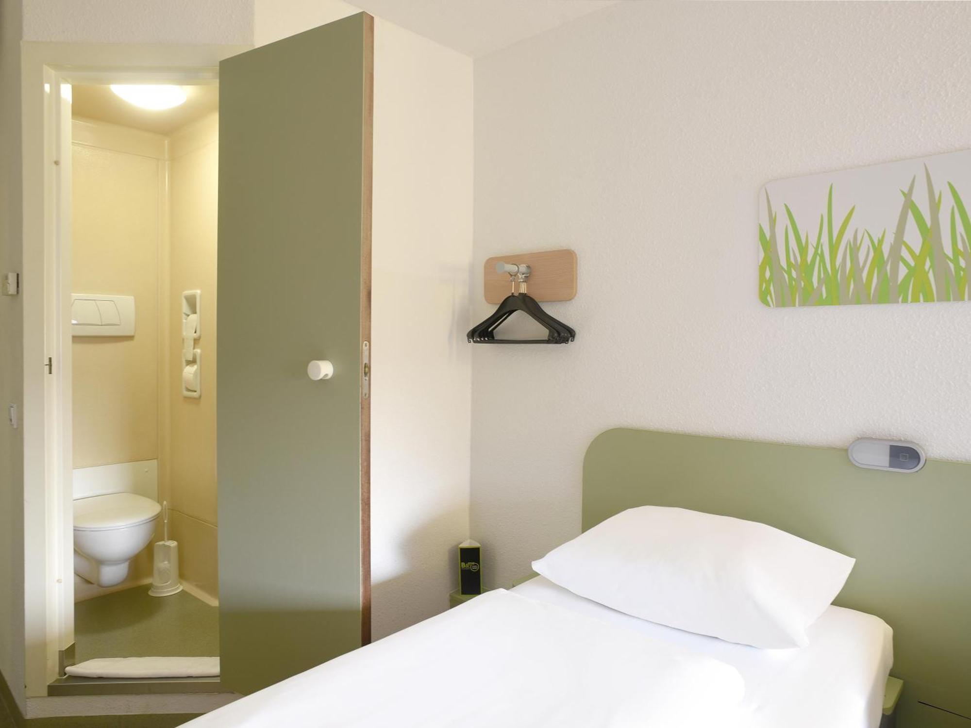 B&B Hotel Rostock-Broderstorf Ngoại thất bức ảnh