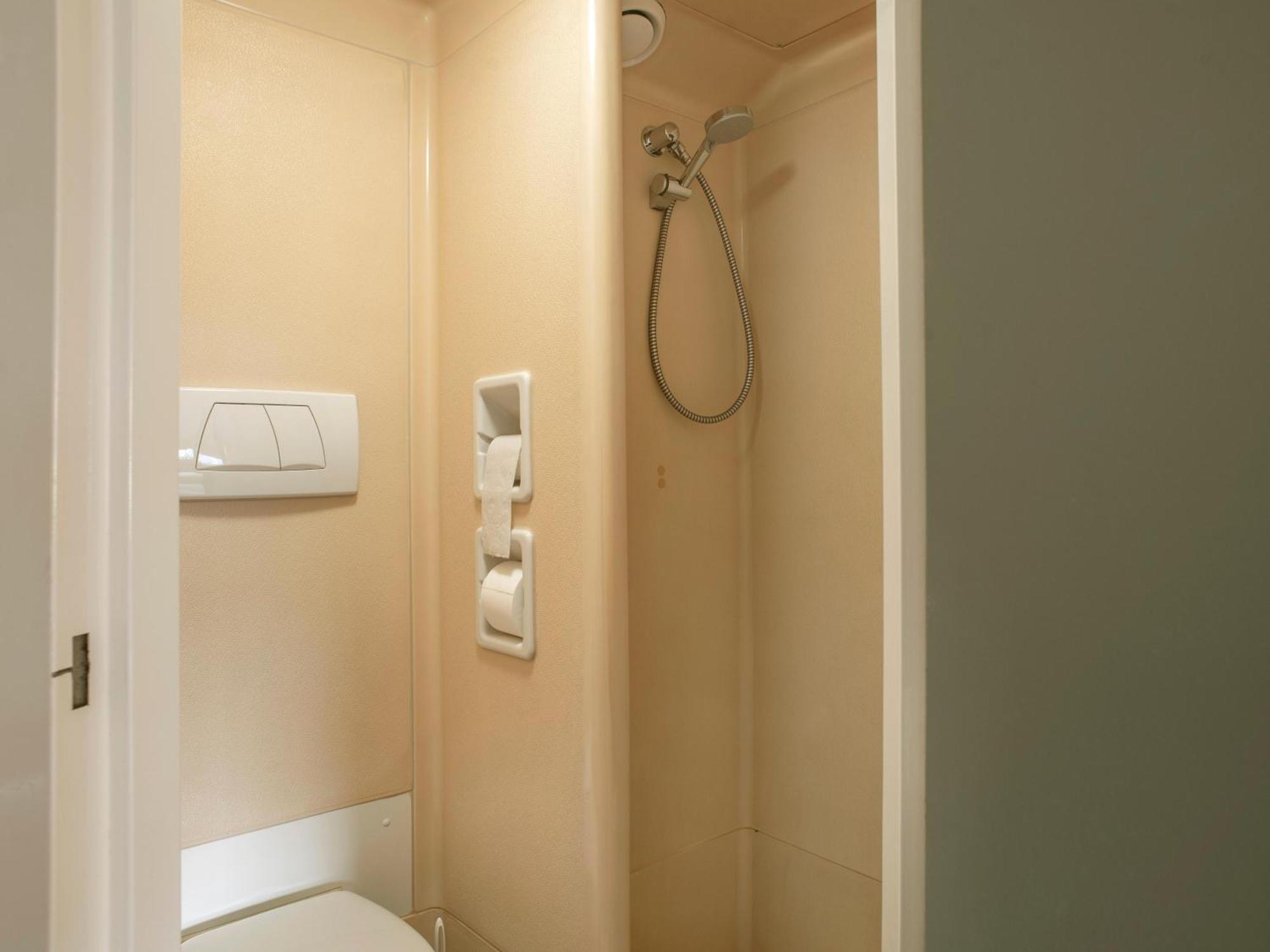 B&B Hotel Rostock-Broderstorf Ngoại thất bức ảnh