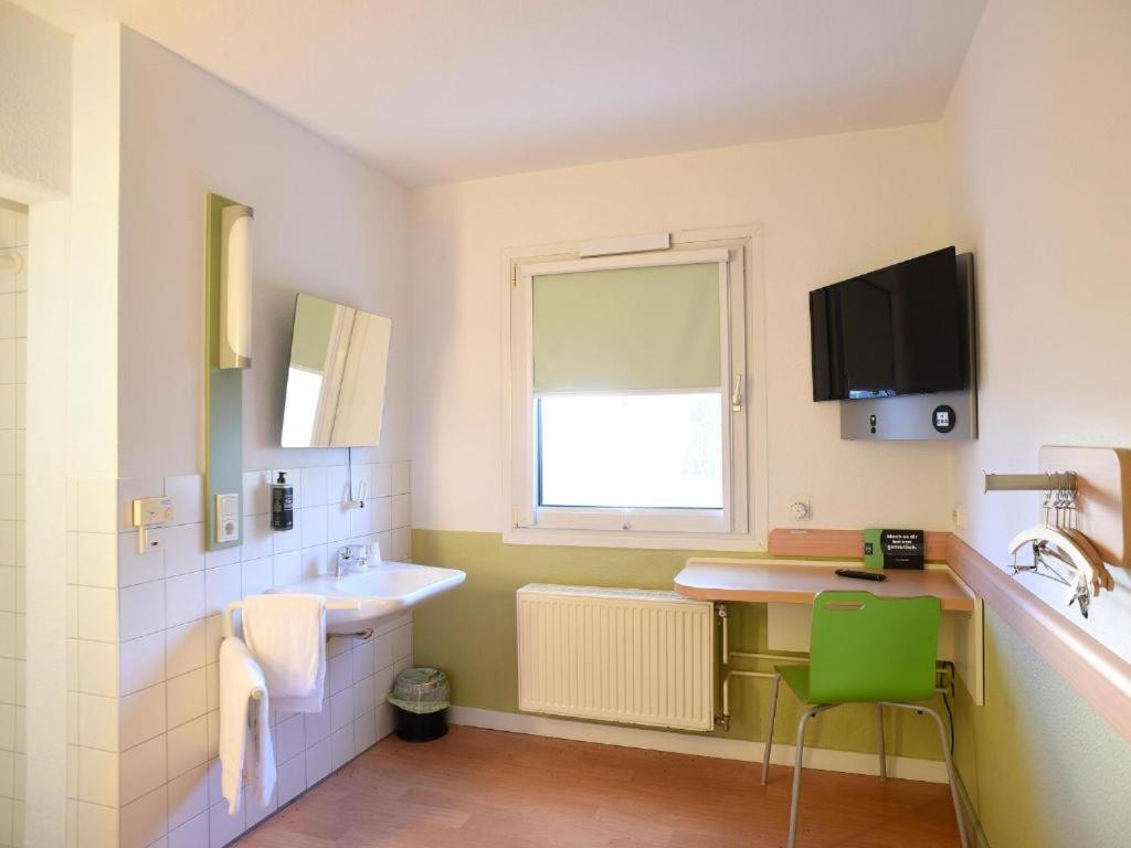 B&B Hotel Rostock-Broderstorf Ngoại thất bức ảnh